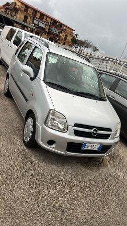 Opel Agila Auto